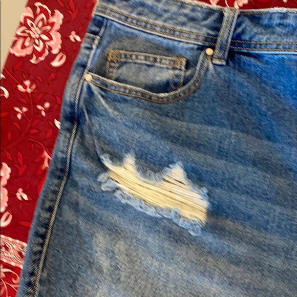 Jeans shorts size 14 - Picture 3 of 4